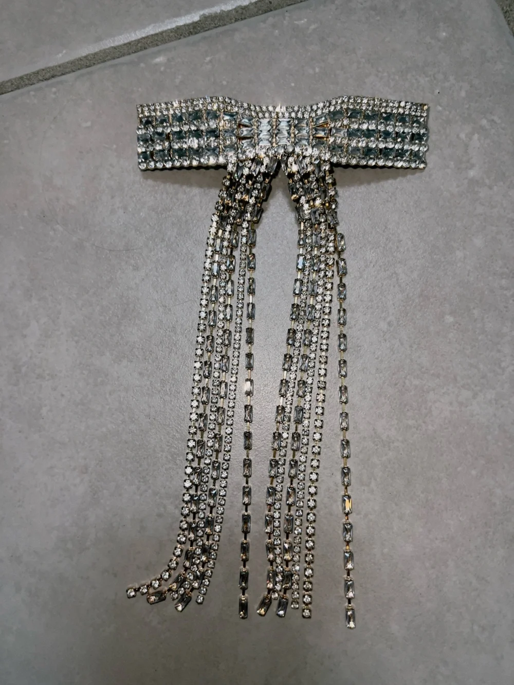 Beautiful rhinestone hair clip bow silver & gold